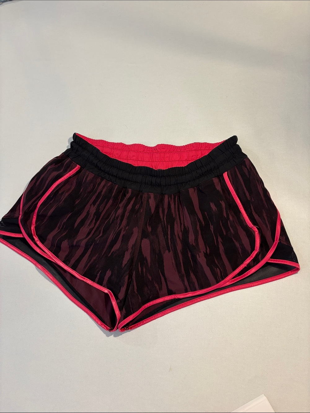 Lululemon Black Burgundy Pink Trim Athletic Shorts with built in undergarment- 6